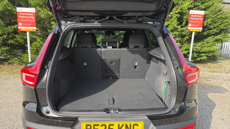 Volvo XC40 2.0 B3P Plus Black Edition 5dr Auto Petrol Estate